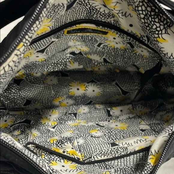Vera Bradley Black Quilted Microfiber Shoulder Bag Hobo‎ Purse Two Front Pockets - Picture 3 of 7